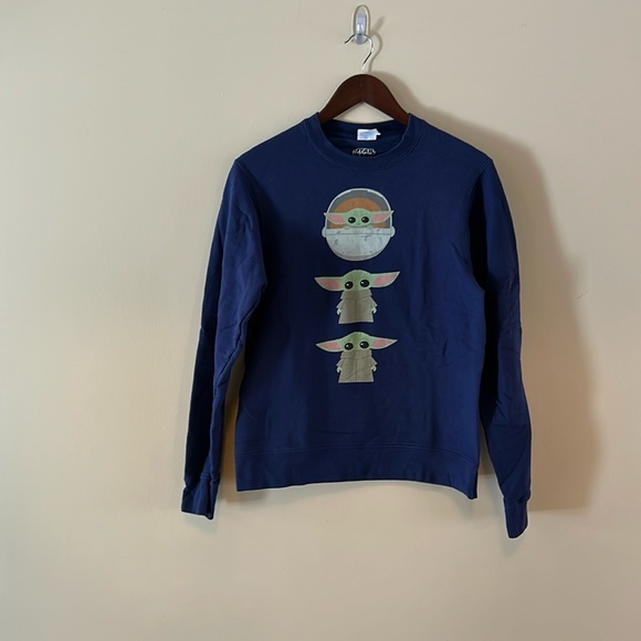 Baby yoda crew neck. Port&company. Size S - Picture 1 of 3